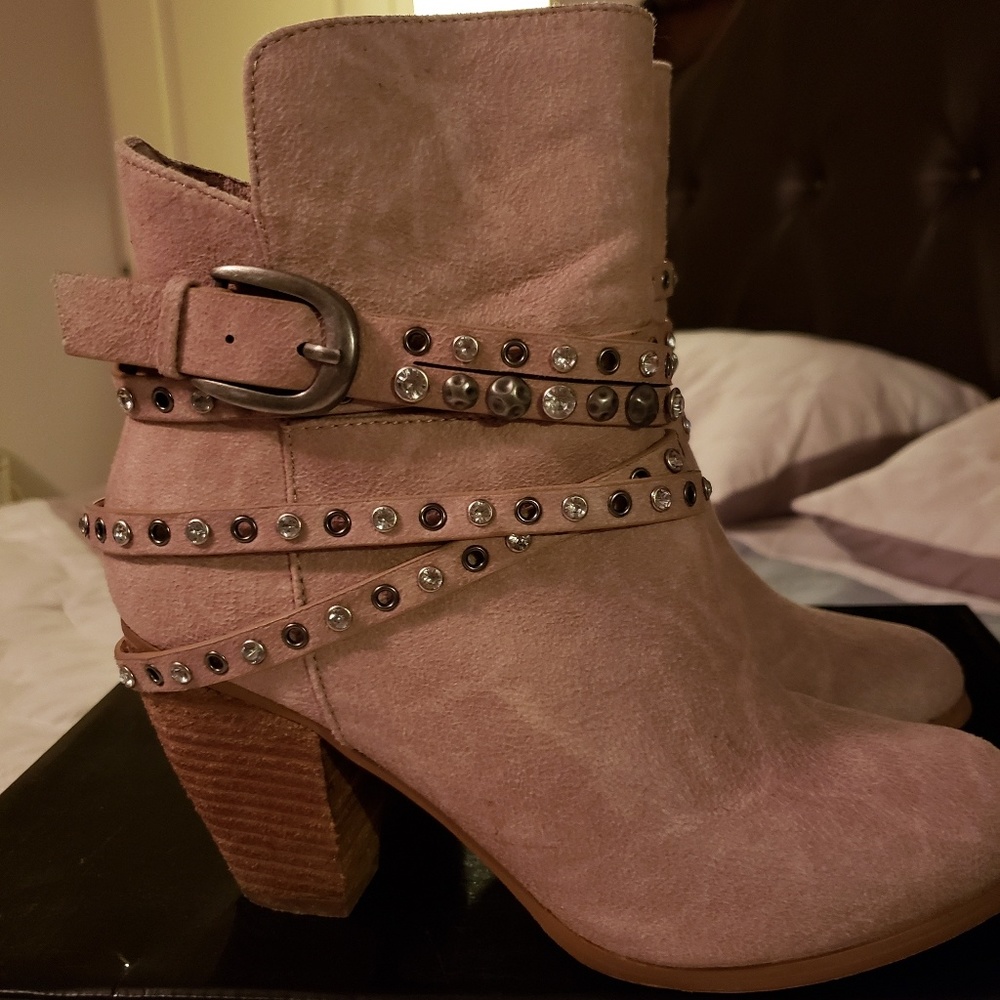 Ankle boots